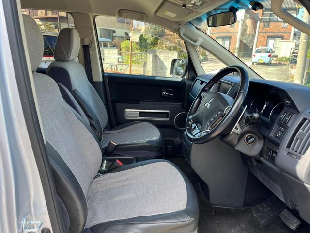 デリカD:5 シャモニー ETC バックカメラ サイドカメラ ナビ オートクルーズコントロール 両側電動スライドドア オートライト HID スマートキー 電動格納ミラー 3列シート CVT 盗難防止システム 衝突安全ボディ(24枚目)