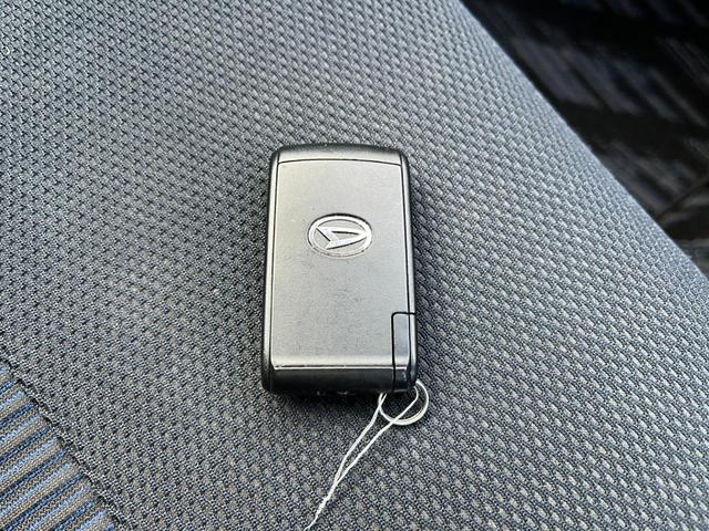 ムーヴ カスタム　ＲＳ　ＨＩＤ　スマートキー　ターボ　ＣＶＴ　盗難防止システム　ＡＢＳ　ＣＤ　アルミホイール　衝突安全ボディ　エアコン　パワーステアリング　パワーウィンドウ　運転席エアバッグ（12枚目）