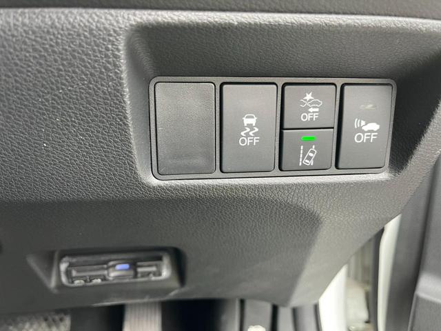 ジェイド ハイブリッドX ETC バックカメラ TV オートクルーズコントロール 衝突被害軽減システム オートライト LEDヘッドランプ スマートキー AT アルミホイール CD DVD再生(8枚目)