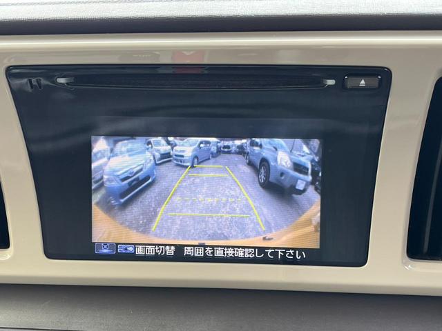 バックカメラも付いています。駐車の時に便利なのはもちろんの事、後方死角にいる子供たちに気が付くことができるので安心安全ですね