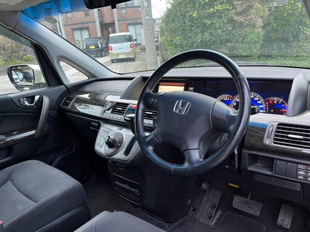 エリシオン GエアロHDDナビスペシャルパッケージ バックカメラ ナビ 両側電動スライドドア オートライト HID キーレスエントリー 3列シート AT アルミホイール 盗難防止システム 衝突安全ボディ ABS エアコン パワーステアリング(3枚目)