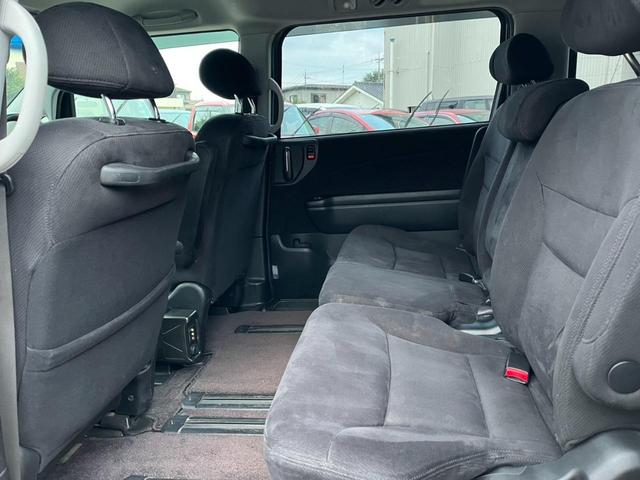 エリシオン GエアロHDDナビスペシャルパッケージ バックカメラ ナビ 両側電動スライドドア オートライト HID キーレスエントリー 3列シート AT アルミホイール 盗難防止システム 衝突安全ボディ ABS エアコン パワーステアリング(11枚目)