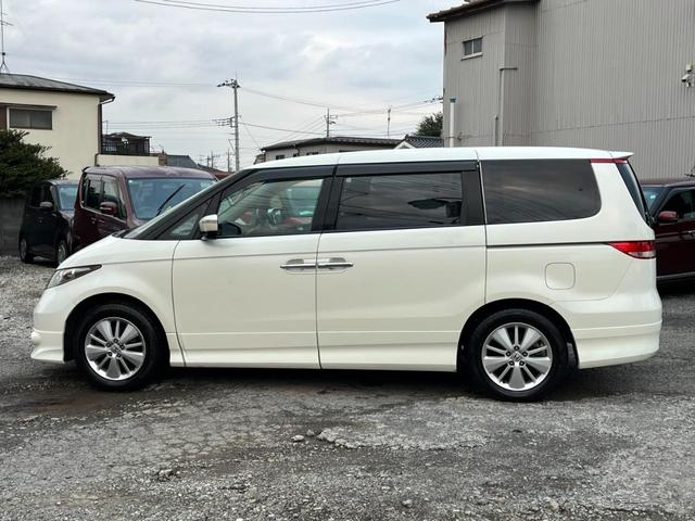 エリシオン GエアロHDDナビスペシャルパッケージ バックカメラ ナビ 両側電動スライドドア オートライト HID キーレスエントリー 3列シート AT アルミホイール 盗難防止システム 衝突安全ボディ ABS エアコン パワーステアリング(16枚目)