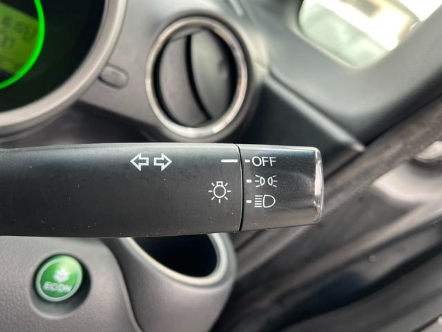 N-BOX G SSパッケージ 両側電動スライドドア ナビ TV スマートキー アイドリングストップ ベンチシート CVT 盗難防止システム ABS ESC CD USB アルミホイール 衝突安全ボディ エアコン パワーステアリング(7枚目)