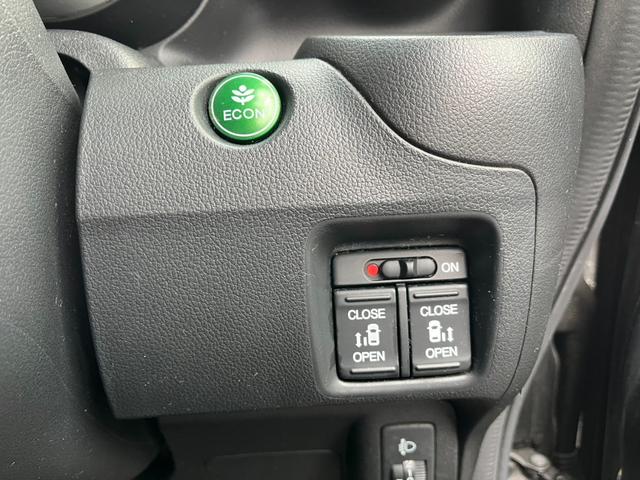 N-BOX G SSパッケージ 両側電動スライドドア ナビ TV スマートキー アイドリングストップ ベンチシート CVT 盗難防止システム ABS ESC CD USB アルミホイール 衝突安全ボディ エアコン パワーステアリング(8枚目)