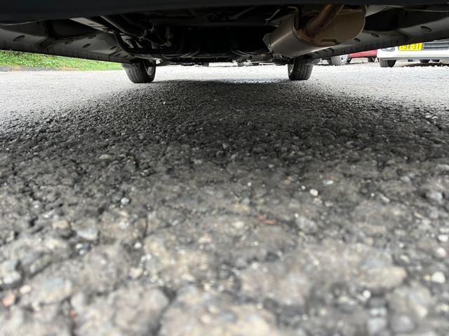 N-BOX G SSパッケージ 両側電動スライドドア ナビ TV スマートキー アイドリングストップ ベンチシート CVT 盗難防止システム ABS ESC CD USB アルミホイール 衝突安全ボディ エアコン パワーステアリング(25枚目)