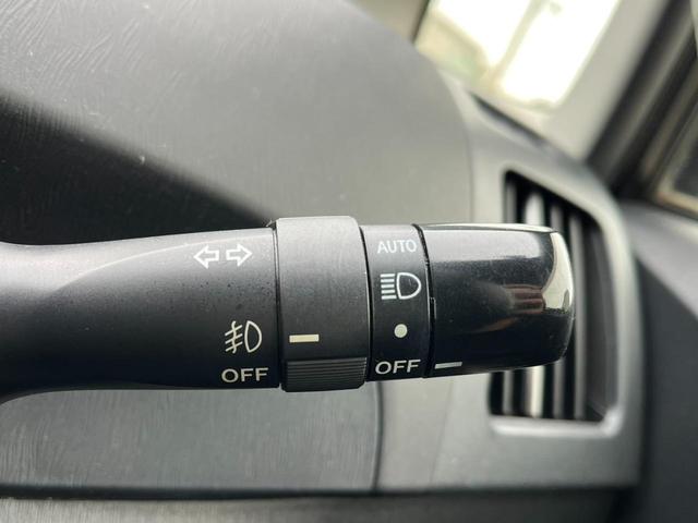 プリウス Sツーリングセレクション・G’s ETC バックカメラ ナビ TV アルミホイール オートライト HID CVT スマートキー 電動格納ミラー 盗難防止システム CD DVD再生 Bluetooth 衝突安全ボディ ABS エアコン(8枚目)