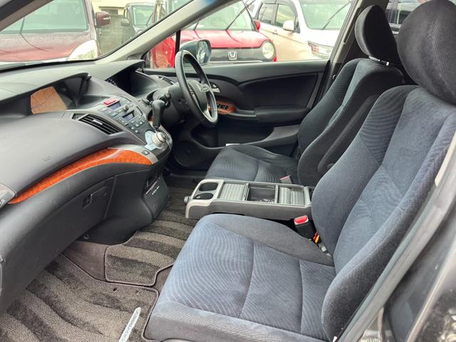 オデッセイ Mファインスピリット エアロパッケージ 4WD 全周囲カメラ ナビ HID キーレスエントリー 3列シート AT アルミホイール CD 盗難防止システム 衝突安全ボディ ABS ESC エアコン パワーステアリング パワーウィンドウ(8枚目)