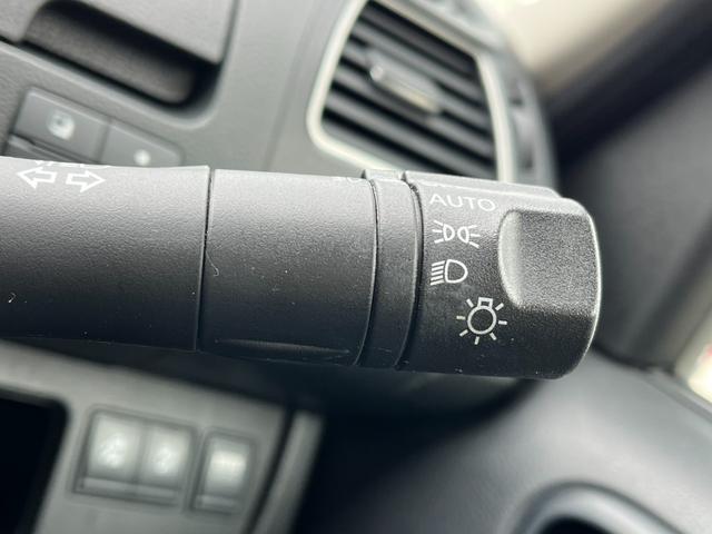 セレナ ハイウェイスター バックカメラ ナビ TV オートクルーズコントロール 両側電動スライドドア オートライト スマートキー アイドリングストップ 3列シート CVT アルミホイール CD DVD再生 USB(29枚目)