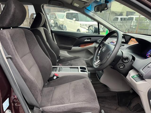 オデッセイ Ｍファインスピリット　ＥＴＣ　全周囲カメラ　ナビ　アルミホイール　オートライト　ＨＩＤ　キーレスエントリー　ＣＶＴ　盗難防止システム　衝突安全ボディ　ＡＢＳ　ＣＤ　ＤＶＤ再生　Ｂｌｕｅｔｏｏｔｈ　エアコン（11枚目）