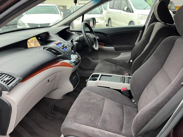 オデッセイ Ｍファインスピリット　ＥＴＣ　全周囲カメラ　ナビ　アルミホイール　オートライト　ＨＩＤ　キーレスエントリー　ＣＶＴ　盗難防止システム　衝突安全ボディ　ＡＢＳ　ＣＤ　ＤＶＤ再生　Ｂｌｕｅｔｏｏｔｈ　エアコン（12枚目）