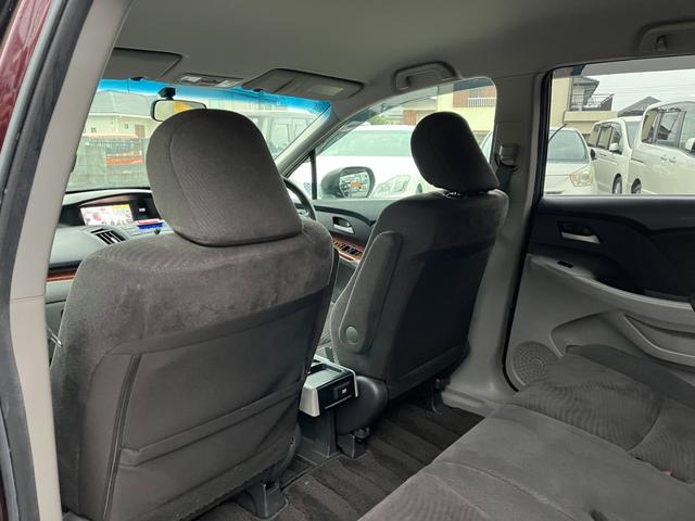 オデッセイ Ｍファインスピリット　ＥＴＣ　全周囲カメラ　ナビ　アルミホイール　オートライト　ＨＩＤ　キーレスエントリー　ＣＶＴ　盗難防止システム　衝突安全ボディ　ＡＢＳ　ＣＤ　ＤＶＤ再生　Ｂｌｕｅｔｏｏｔｈ　エアコン（13枚目）