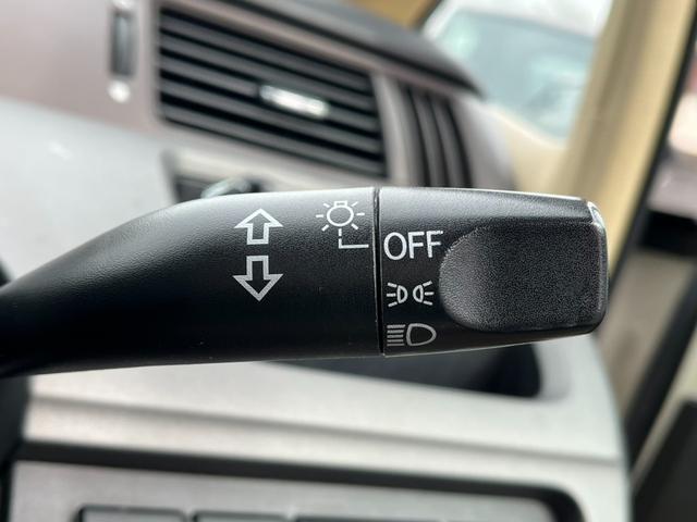 ステップワゴン G 4WD バックカメラ ナビ 両側スライド・片側電動 キーレスエントリー 3列シート AT 盗難防止システム 衝突安全ボディ ABS エアコン パワーステアリング(7枚目)