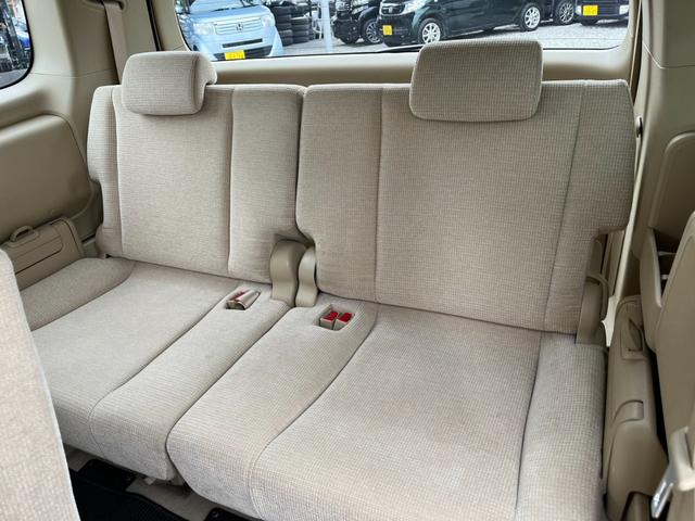 ステップワゴン G 4WD バックカメラ ナビ 両側スライド・片側電動 キーレスエントリー 3列シート AT 盗難防止システム 衝突安全ボディ ABS エアコン パワーステアリング(12枚目)