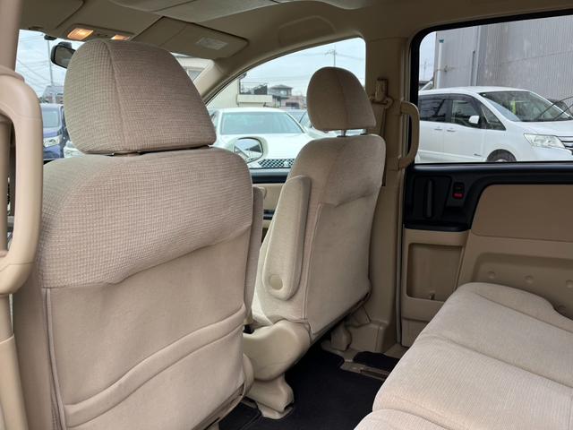 ステップワゴン G 4WD バックカメラ ナビ 両側スライド・片側電動 キーレスエントリー 3列シート AT 盗難防止システム 衝突安全ボディ ABS エアコン パワーステアリング(30枚目)