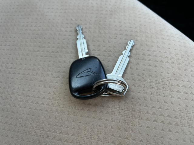 ミラアヴィ Lセレクション キーレスエントリー 電動格納ミラー AT CD カセット アルミホイール 衝突安全ボディ エアコン パワーステアリング パワーウィンドウ(6枚目)