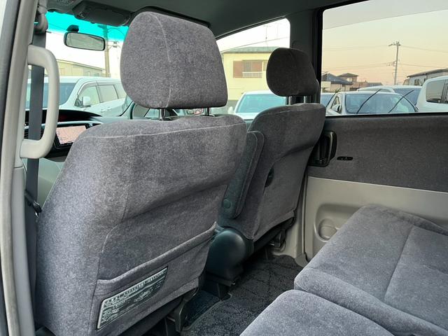 ヴォクシー V バックカメラ ナビ TV 両側スライド・片側電動 HID キーレスエントリー 電動格納ミラー 3列シート AT アルミホイール 衝突安全ボディ ABS エアコン パワーステアリング パワーウィンドウ(10枚目)