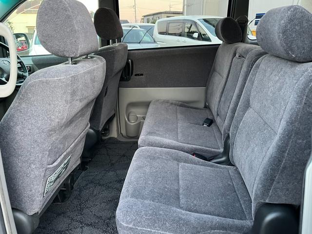 ヴォクシー V バックカメラ ナビ TV 両側スライド・片側電動 HID キーレスエントリー 電動格納ミラー 3列シート AT アルミホイール 衝突安全ボディ ABS エアコン パワーステアリング パワーウィンドウ(11枚目)