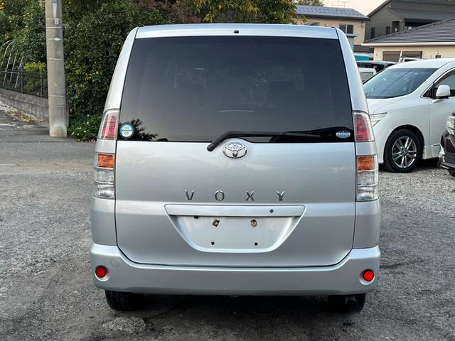 ヴォクシー V バックカメラ ナビ TV 両側スライド・片側電動 HID キーレスエントリー 電動格納ミラー 3列シート AT アルミホイール 衝突安全ボディ ABS エアコン パワーステアリング パワーウィンドウ(17枚目)