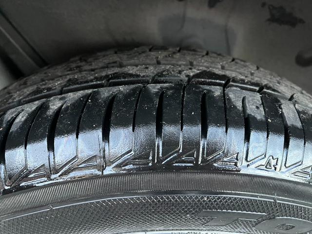 ヴォクシー V バックカメラ ナビ TV 両側スライド・片側電動 HID キーレスエントリー 電動格納ミラー 3列シート AT アルミホイール 衝突安全ボディ ABS エアコン パワーステアリング パワーウィンドウ(23枚目)