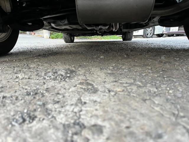 ヴォクシー V バックカメラ ナビ TV 両側スライド・片側電動 HID キーレスエントリー 電動格納ミラー 3列シート AT アルミホイール 衝突安全ボディ ABS エアコン パワーステアリング パワーウィンドウ(24枚目)