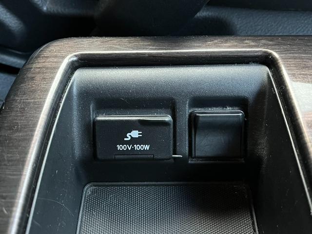 エルグランド ２５０ハイウェイスター　全周囲カメラ　ナビ　ＴＶ　クリアランスソナー　両側電動スライドドア　オートライト　ＨＩＤ　スマートキー　３列シート　ＣＶＴ　アルミホイール　１００Ｖ電源　盗難防止システム　衝突安全ボディ　ＡＢＳ（10枚目）