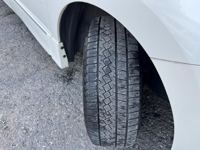 エルグランド ２５０ハイウェイスター　全周囲カメラ　ナビ　ＴＶ　クリアランスソナー　両側電動スライドドア　オートライト　ＨＩＤ　スマートキー　３列シート　ＣＶＴ　アルミホイール　１００Ｖ電源　盗難防止システム　衝突安全ボディ　ＡＢＳ（22枚目）