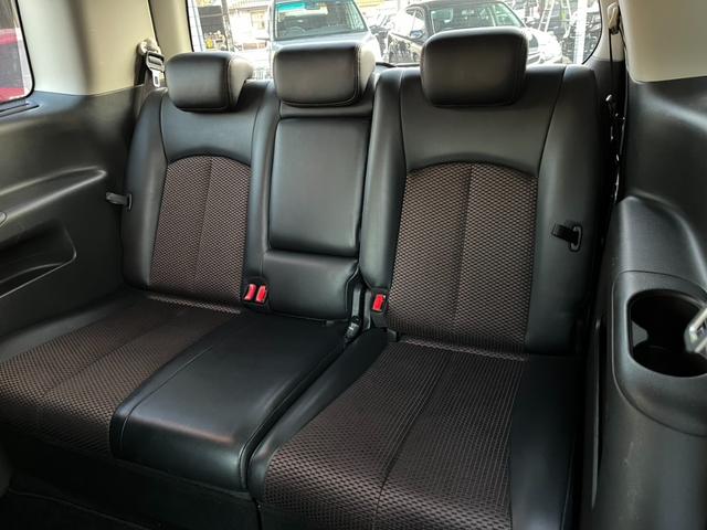 エルグランド ２５０ハイウェイスター　全周囲カメラ　ナビ　ＴＶ　クリアランスソナー　両側電動スライドドア　オートライト　ＨＩＤ　スマートキー　３列シート　ＣＶＴ　アルミホイール　１００Ｖ電源　盗難防止システム　衝突安全ボディ　ＡＢＳ（25枚目）