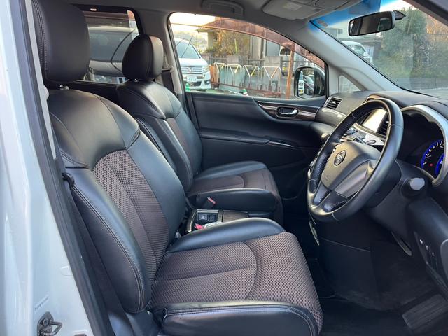 エルグランド ２５０ハイウェイスター　全周囲カメラ　ナビ　ＴＶ　クリアランスソナー　両側電動スライドドア　オートライト　ＨＩＤ　スマートキー　３列シート　ＣＶＴ　アルミホイール　１００Ｖ電源　盗難防止システム　衝突安全ボディ　ＡＢＳ（28枚目）