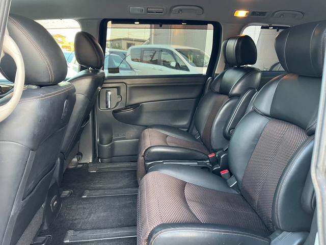 エルグランド ２５０ハイウェイスター　全周囲カメラ　ナビ　ＴＶ　クリアランスソナー　両側電動スライドドア　オートライト　ＨＩＤ　スマートキー　３列シート　ＣＶＴ　アルミホイール　１００Ｖ電源　盗難防止システム　衝突安全ボディ　ＡＢＳ（29枚目）