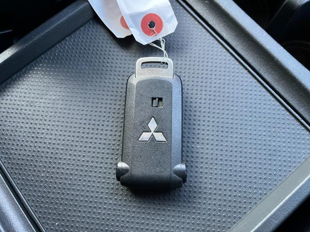 デリカD:5 G パワーパッケージ 4WD ETC バックカメラ ナビ TV オートクルーズコントロール 両側電動スライドドア オートライト HID スマートキー 電動格納ミラー 3列シート CVT CD USB(30枚目)