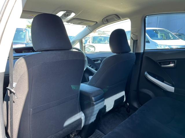 プリウス S ETC バックカメラ ナビ TV アルミホイール オートライト HID CVT スマートキー アイドリングストップ 電動格納ミラー 盗難防止システム CD DVD再生 Bluetooth(27枚目)