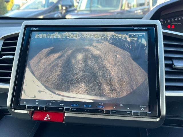 フリードスパイク ＧＬ　バックカメラ　ナビ　ＴＶ　オートクルーズコントロール　両側電動スライドドア　オートライト　ＨＩＤ　スマートキー　電動格納ミラー　ＣＶＴ　アルミホイール　ＣＤ　ＤＶＤ再生　ＵＳＢ　盗難防止システム（4枚目）