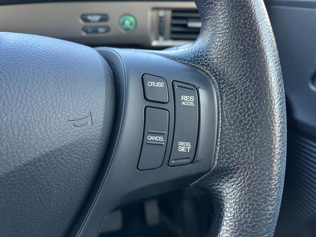 フリードスパイク ＧＬ　バックカメラ　ナビ　ＴＶ　オートクルーズコントロール　両側電動スライドドア　オートライト　ＨＩＤ　スマートキー　電動格納ミラー　ＣＶＴ　アルミホイール　ＣＤ　ＤＶＤ再生　ＵＳＢ　盗難防止システム（8枚目）