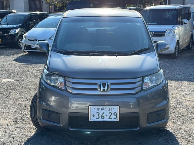 フリードスパイク ＧＬ　バックカメラ　ナビ　ＴＶ　オートクルーズコントロール　両側電動スライドドア　オートライト　ＨＩＤ　スマートキー　電動格納ミラー　ＣＶＴ　アルミホイール　ＣＤ　ＤＶＤ再生　ＵＳＢ　盗難防止システム（12枚目）