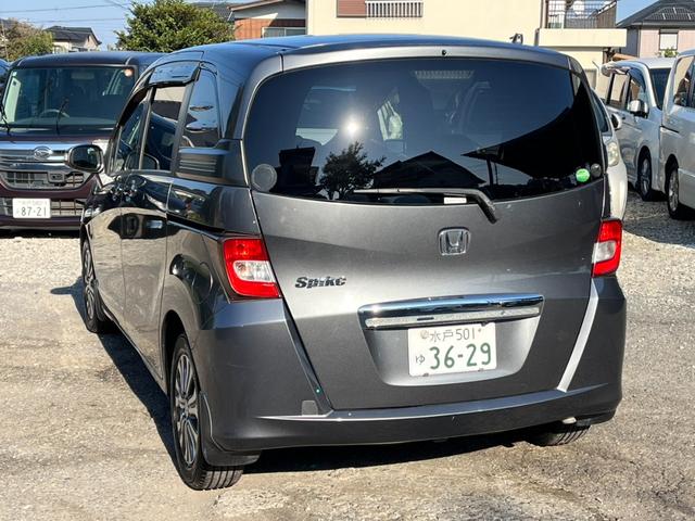 フリードスパイク ＧＬ　バックカメラ　ナビ　ＴＶ　オートクルーズコントロール　両側電動スライドドア　オートライト　ＨＩＤ　スマートキー　電動格納ミラー　ＣＶＴ　アルミホイール　ＣＤ　ＤＶＤ再生　ＵＳＢ　盗難防止システム（17枚目）