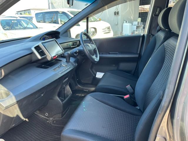 フリードスパイク ＧＬ　バックカメラ　ナビ　ＴＶ　オートクルーズコントロール　両側電動スライドドア　オートライト　ＨＩＤ　スマートキー　電動格納ミラー　ＣＶＴ　アルミホイール　ＣＤ　ＤＶＤ再生　ＵＳＢ　盗難防止システム（26枚目）