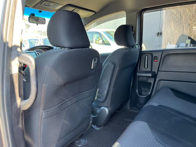 フリードスパイク ＧＬ　バックカメラ　ナビ　ＴＶ　オートクルーズコントロール　両側電動スライドドア　オートライト　ＨＩＤ　スマートキー　電動格納ミラー　ＣＶＴ　アルミホイール　ＣＤ　ＤＶＤ再生　ＵＳＢ　盗難防止システム（30枚目）