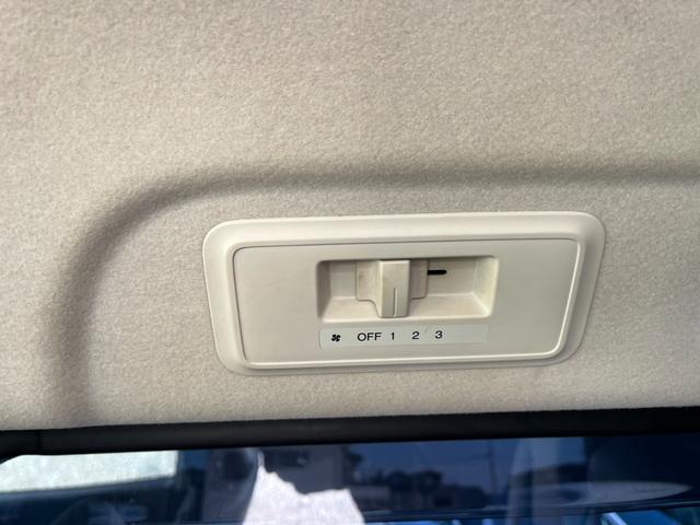 ステップワゴン G ETC バックカメラ ナビ TV 両側スライドドア キーレスエントリー アイドリングストップ 後席モニター 3列シート CVT アルミホイール CD USB(12枚目)