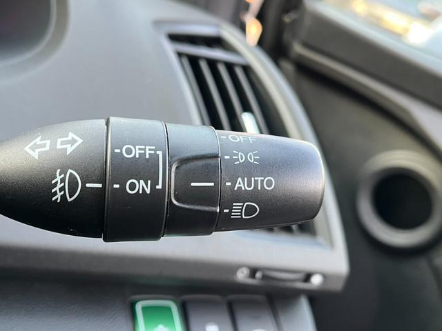 オデッセイ ＭＸ・エアロパッケージ　ＥＴＣ　バックカメラ　ナビ　オートライト　ＨＩＤ　スマートキー　３列シート　ＣＶＴ　アルミホイール　ＣＤ　ＤＶＤ再生　ＵＳＢ　Ｂｌｕｅｔｏｏｔｈ　盗難防止システム　衝突安全ボディ　ＡＢＳ　ＥＳＣ（6枚目）