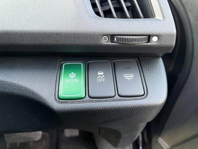 オデッセイ ＭＸ・エアロパッケージ　ＥＴＣ　バックカメラ　ナビ　オートライト　ＨＩＤ　スマートキー　３列シート　ＣＶＴ　アルミホイール　ＣＤ　ＤＶＤ再生　ＵＳＢ　Ｂｌｕｅｔｏｏｔｈ　盗難防止システム　衝突安全ボディ　ＡＢＳ　ＥＳＣ（8枚目）