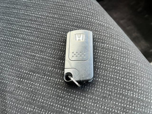 オデッセイ ＭＸ・エアロパッケージ　ＥＴＣ　バックカメラ　ナビ　オートライト　ＨＩＤ　スマートキー　３列シート　ＣＶＴ　アルミホイール　ＣＤ　ＤＶＤ再生　ＵＳＢ　Ｂｌｕｅｔｏｏｔｈ　盗難防止システム　衝突安全ボディ　ＡＢＳ　ＥＳＣ（9枚目）