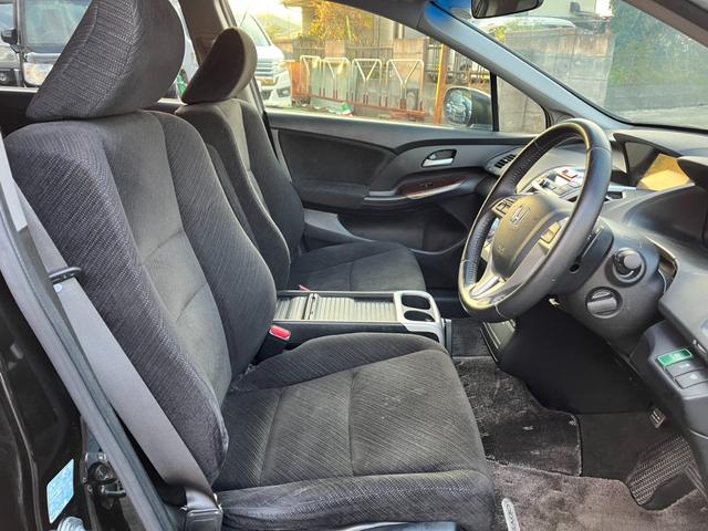 オデッセイ ＭＸ・エアロパッケージ　ＥＴＣ　バックカメラ　ナビ　オートライト　ＨＩＤ　スマートキー　３列シート　ＣＶＴ　アルミホイール　ＣＤ　ＤＶＤ再生　ＵＳＢ　Ｂｌｕｅｔｏｏｔｈ　盗難防止システム　衝突安全ボディ　ＡＢＳ　ＥＳＣ（25枚目）