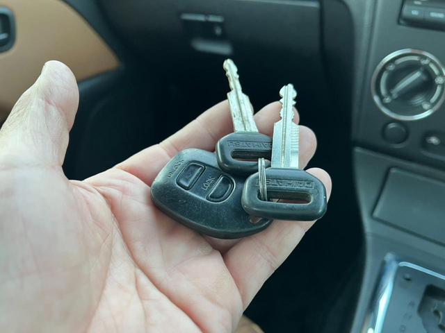 キーレスアクセス装備でドアの施錠もカギの差し込み不要です！