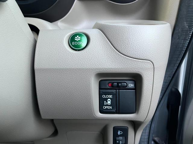 N-BOX G・Lパッケージ 両側スライド・片側電動 スマートキー アイドリングストップ ベンチシート CVT 盗難防止システム ABS ESC CD ミュージックプレイヤー接続可 衝突安全ボディ エアコン パワーステアリング(8枚目)