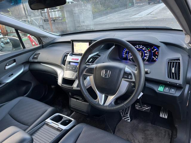 オデッセイ アブソルート バックカメラ TV オートクルーズコントロール オートライト HID キーレスエントリー 3列シート AT アルミホイール CD DVD再生 ミュージックプレイヤー接続可 盗難防止システム(8枚目)