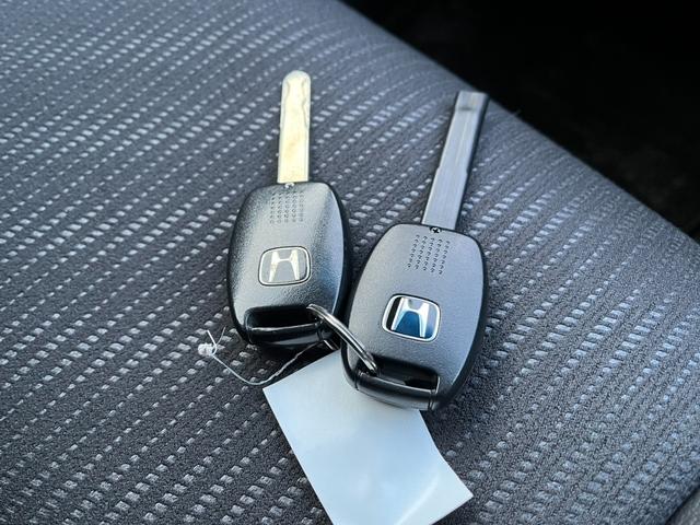 オデッセイ アブソルート バックカメラ TV オートクルーズコントロール オートライト HID キーレスエントリー 3列シート AT アルミホイール CD DVD再生 ミュージックプレイヤー接続可 盗難防止システム(10枚目)