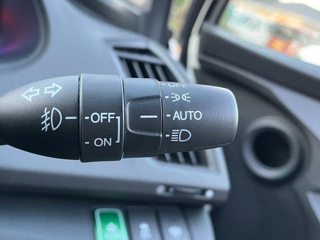 オデッセイ アブソルート バックカメラ TV オートクルーズコントロール オートライト HID キーレスエントリー 3列シート AT アルミホイール CD DVD再生 ミュージックプレイヤー接続可 盗難防止システム(12枚目)