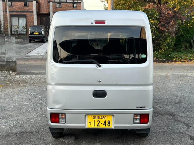 エブリイ ＰＣ　ＡＴ　両側スライドドア　盗難防止システム　アルミホイール　エアコン　パワーステアリング　パワーウィンドウ　運転席エアバッグ　助手席エアバッグ（17枚目）