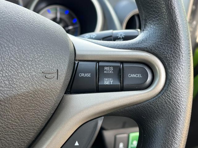 フィットハイブリッド ベースグレード ハイブリッド バックカメラ ナビ TV オートクルーズコントロール キーレスエントリー CVT 盗難防止システム 衝突安全ボディ CD USB ミュージックプレイヤー接続可 ABS(7枚目)